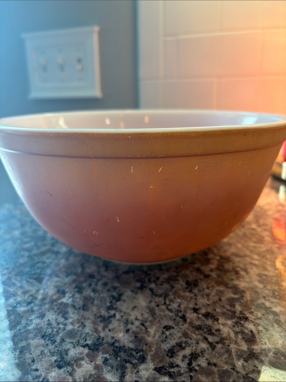 Vintage 2.5 qt Pyrex Serving Bowl